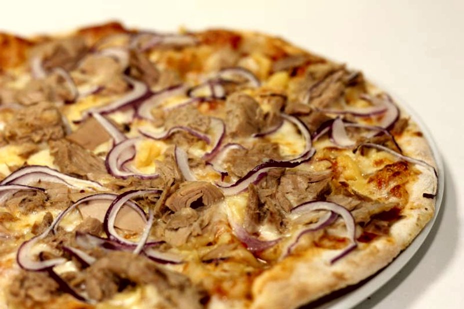 Pizza Con Cipolle E Tonno Tropea